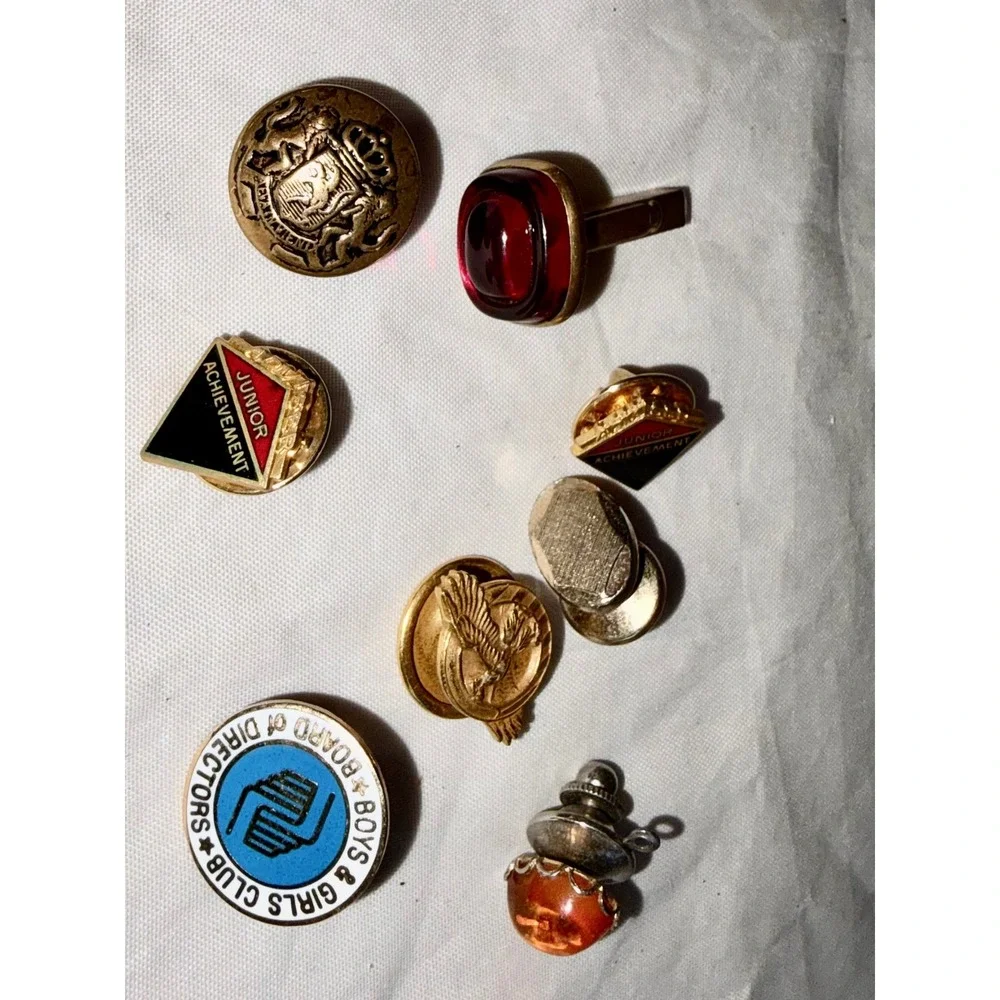 Vintage Jewelry Accessories & Lapel Pin Lot -